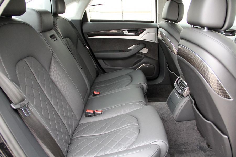 Интерьер Audi S8 (D4) 2012 года  (WW) (фото 34 из 36)
